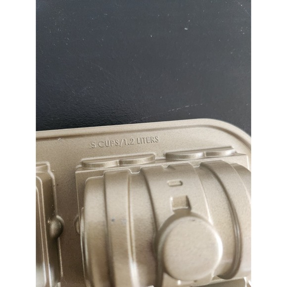 Nordic Ware Train Cake Pan Heavy Baking Pan - Picture 5 of 6